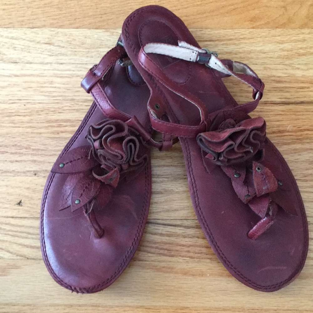 Frye Alessia Leaf Sling 10